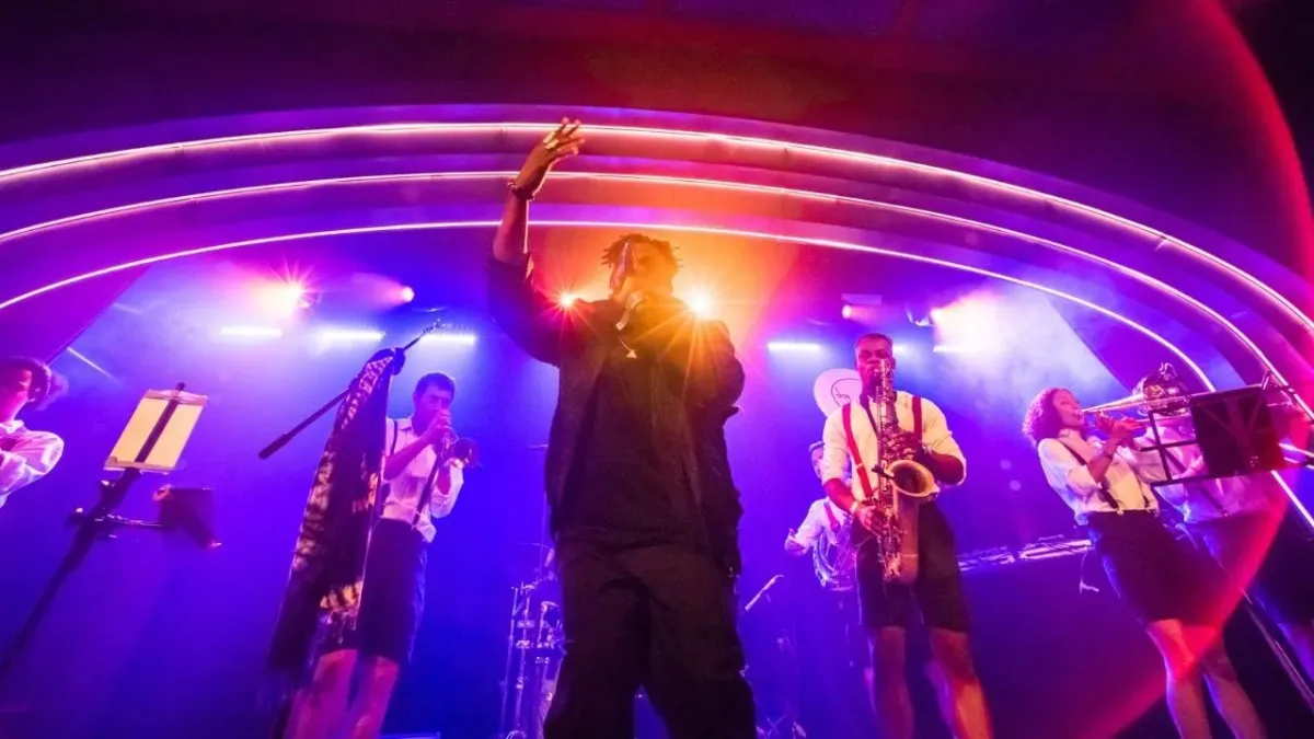 Das Brass Xmas Blowout